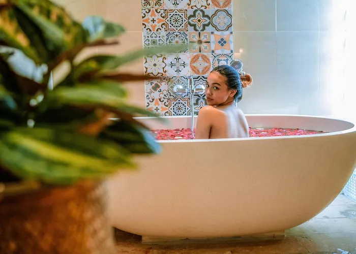 Kahayana Hotel 3*